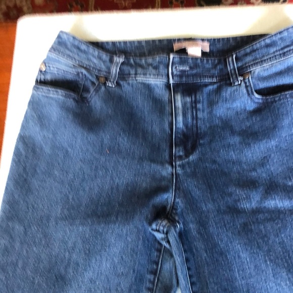 Chico’s so lifting slimming blue jeans size 1/8. - Picture 2 of 5